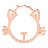 Roségoldene Ohrringe in Katzenform aus Edelstahl vor weißem Hintergrund