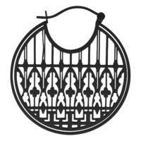 Schwarze Gothic Cathedral Hoops aus Stahl Schwarze Ohrringe im gotischen Stil aus Chirurgenstahl auf weißem Hintergrund