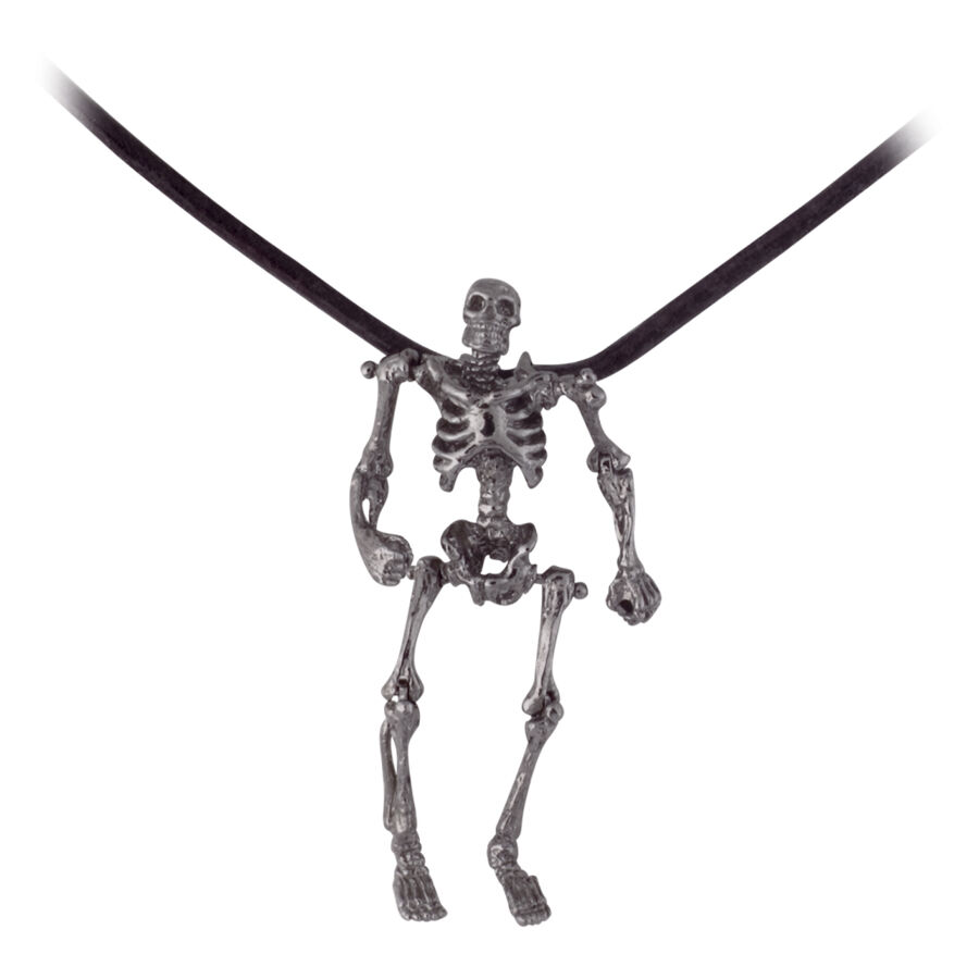 Silberner Skelett-Anhänger an schwarzer Kette auf weißem Hintergrund